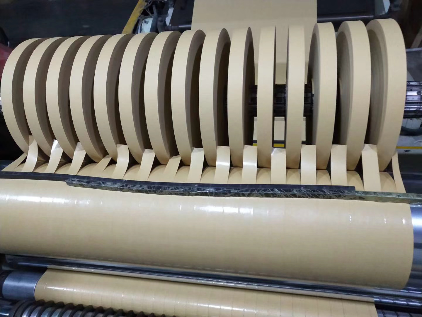 Why are major paper mills choosing to invest in Guangxi?